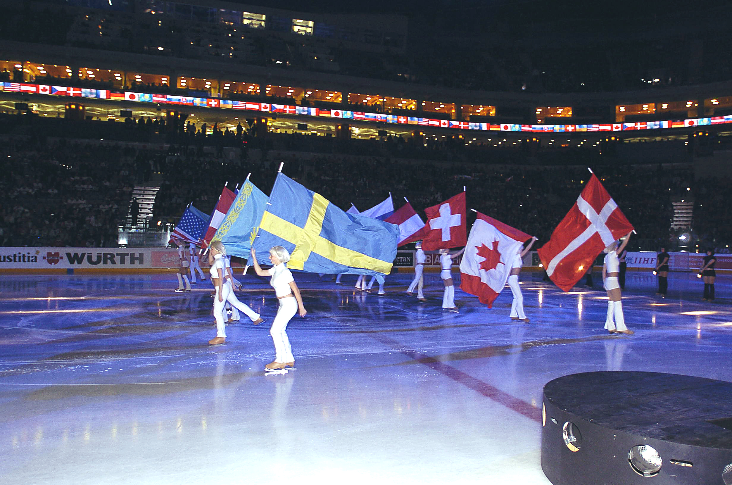 MS v ledním hokeji 2004
